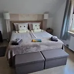 Bed & Breakfast Ravelin 4*