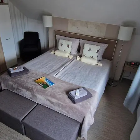 Ravelin Bed and Breakfast 4*