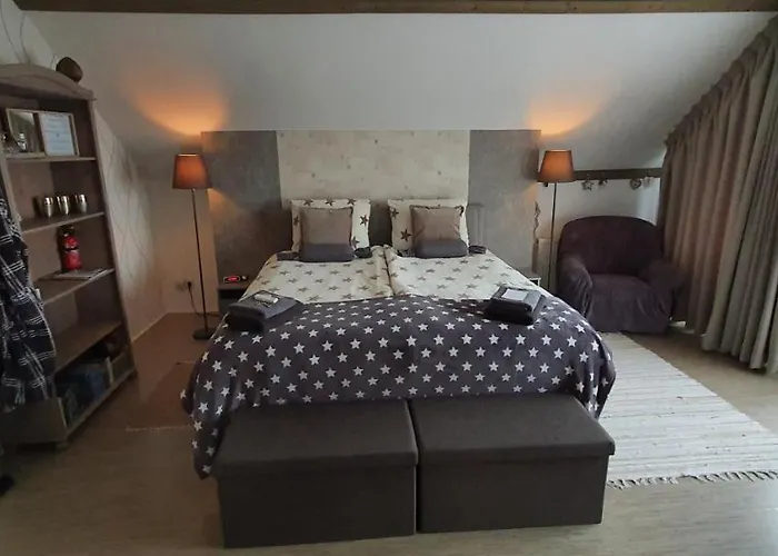 Ravelin Nocleg ze śniadaniem 4*